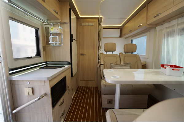 商務範十足 實用性拉滿 2022款中意旅行家商務版