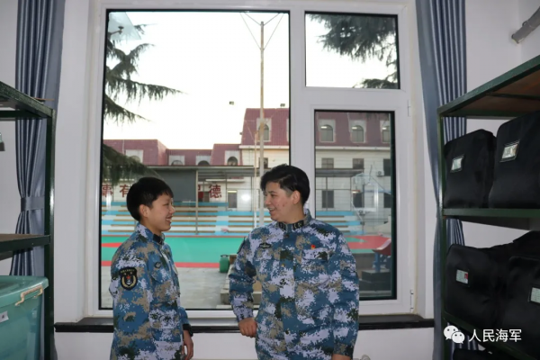 以情帶兵，聽聽維吾爾族女士官西爾娜依的故事