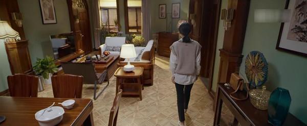 編劇眼裡“接地氣”:國產劇中的養老房,動不動就是整套實木傢俱 編劇眼裡“接地氣”:國產劇中的養老房,動不動就是整套實木傢俱