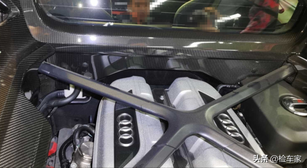 才開兩年多，這輛奧迪R8瘋狂掉價50萬不止！買主再砍10萬