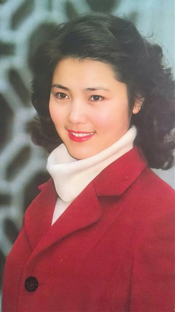 80年代女神 姜黎黎