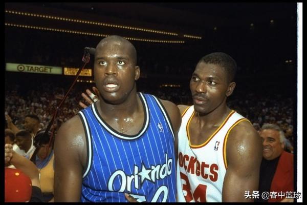 姚明都防不住！奧尼爾，奧拉朱旺誰更強？“手套”佩頓說出答案