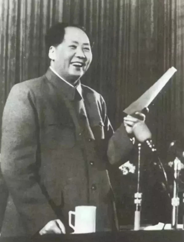 1959年毛主席回韶山,看完一份名單後反問:我弟弟還能害我不成? 1959年毛主席回韶山,看完一份名單後反問:我弟弟還能害我不成?
