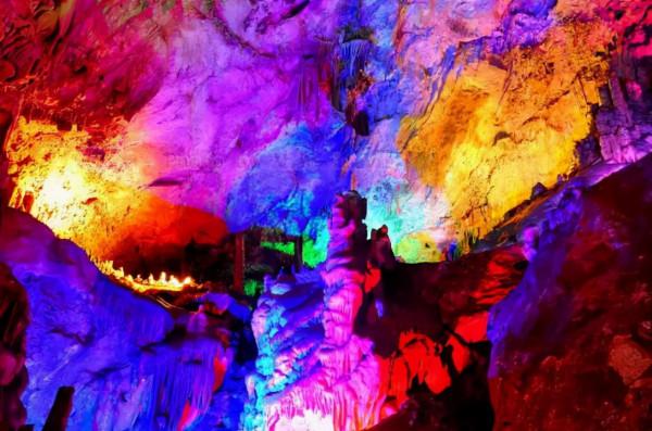 北國奇觀,西北一絕!光怪陸離的地下億年景象,險峻秀美的古道嶺 北國奇觀,西北一絕!光怪陸離的地下億年景象,險峻秀美的古道嶺