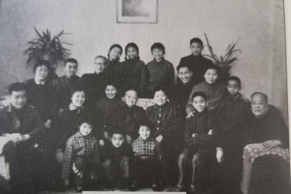 張治中:兩女兒聽從父親召喚回國,6子女受父親影響極深,皆成才 張治中:兩女兒聽從父親召喚回國,6子女受父親影響極深,皆成才