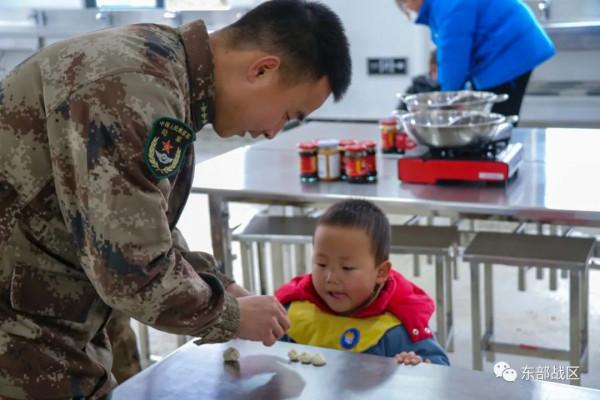 視點｜2022年&OpenCurlyDoubleQuote;春節軍列&rdquo;真暖