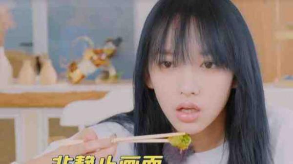 既不好看也不難看的女明星：程瀟素顏更清純，金晨笑容太僵硬