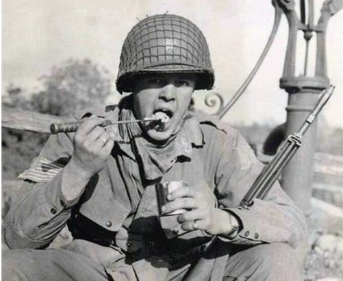 二戰各國伙食究竟怎麼樣？美軍吃牛排，日軍吃戰友
