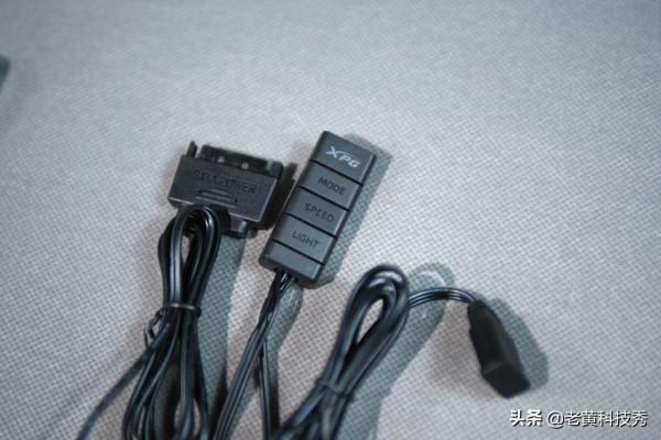 老牌廠商的360水冷真好用？鏡面鏡頭+軸承升級，壓制12代不費勁