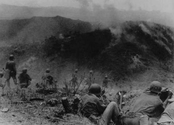 1965年，劉亞樓上將逝世，靈柩由劉少奇、林彪護送，葬禮堪比國葬