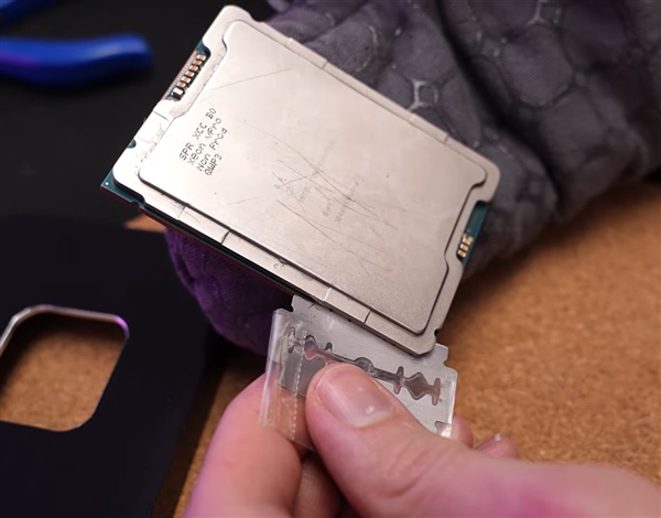 Intel未釋出下代至強被開蓋：完整64個核心、只開啟56個