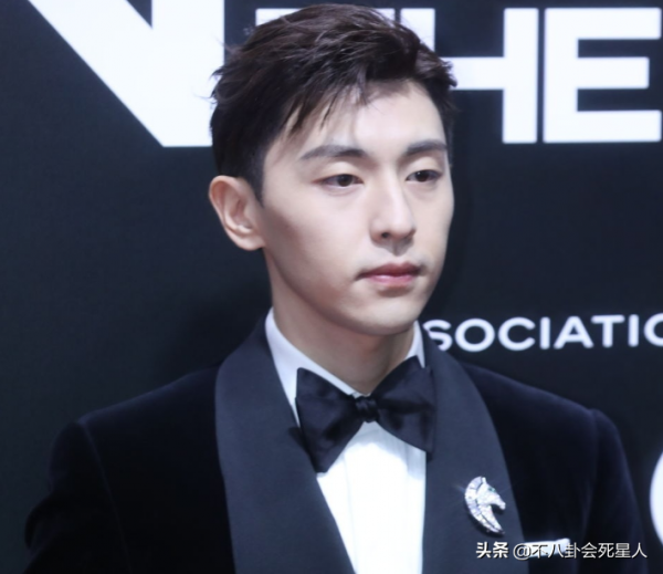 男星臉腫太可怕！顏值下滑十倍，王一博、鹿晗、李易峰紛紛中招