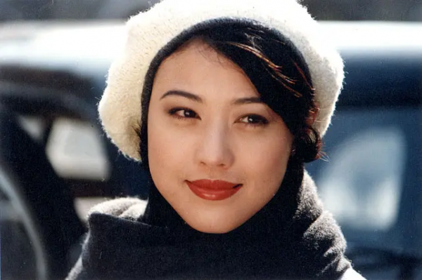 女星大火前的經歷，林心如演丫鬟，楊怡跑6年龍套，各有各的辛酸