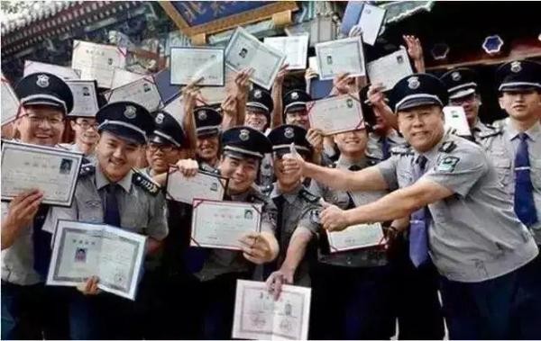 當代&OpenCurlyDoubleQuote;掃地僧&rdquo;：北大保安高考第一人的張俊成，畢業後怎麼樣了？