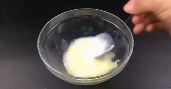 白色羽絨服、毛衣發黃變髒?這樣洗的跟新的一樣!太實用 白色羽絨服、毛衣發黃變髒?這樣洗的跟新的一樣!太實用