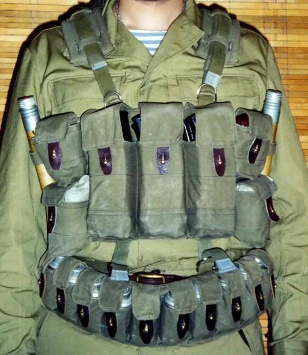 美國學習！蘇聯仿製！中國56式衝鋒槍彈匣袋，有何魔力開啟新潮流