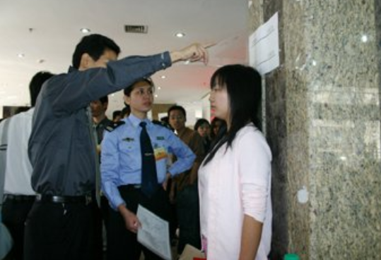 警校生苦讀四年，卻因父親惹的禍無緣公安聯考，學生表示很冤