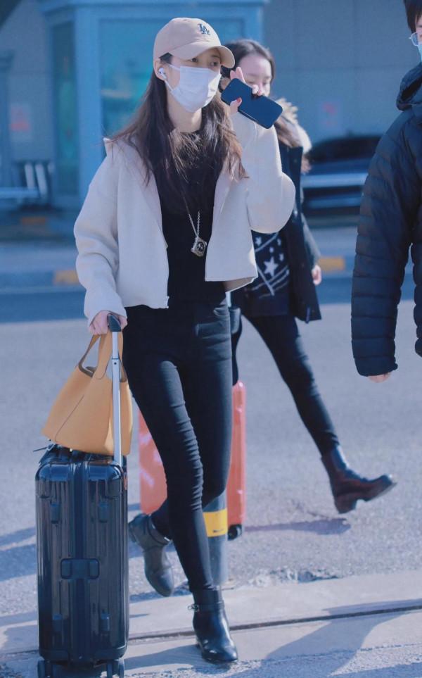 一週女明星機場私服穿搭，關曉彤、張子楓、劉雨昕、吳宣儀等