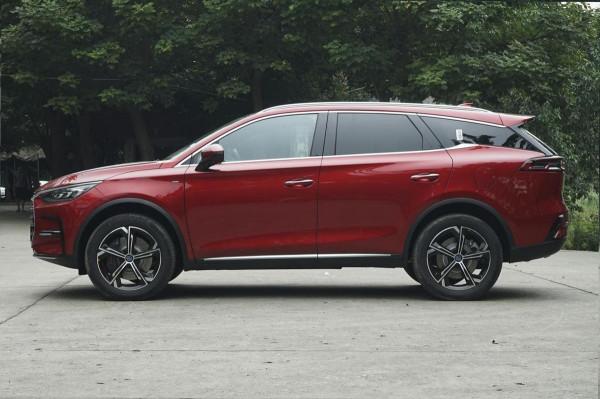 被稱“公路坦克”,僅扭矩就有900牛米,4.3秒破百,帶你看唐DM 被稱“公路坦克”,僅扭矩就有900牛米,4.3秒破百,帶你看唐DM