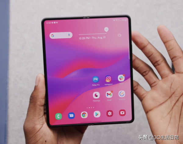 千萬訂閱外媒博主評選｜2021年度9大手機之最