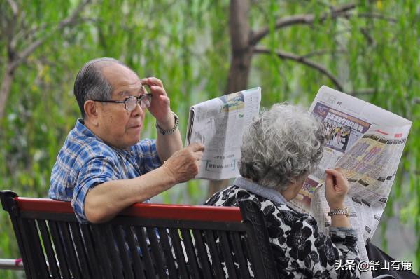 人老了才頓悟，陪你走到人生盡頭的，只有以下4類人