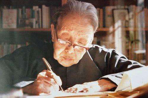 文人過年都做什麼?魯迅放鞭炮,胡適在打牌,張愛玲雨中別渣男 文人過年都做什麼?魯迅放鞭炮,胡適在打牌,張愛玲雨中別渣男