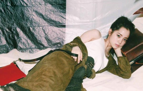 拿高片酬演戲，只會乾瞪眼的塑膠女演員，楊穎在榜上一點也不意外