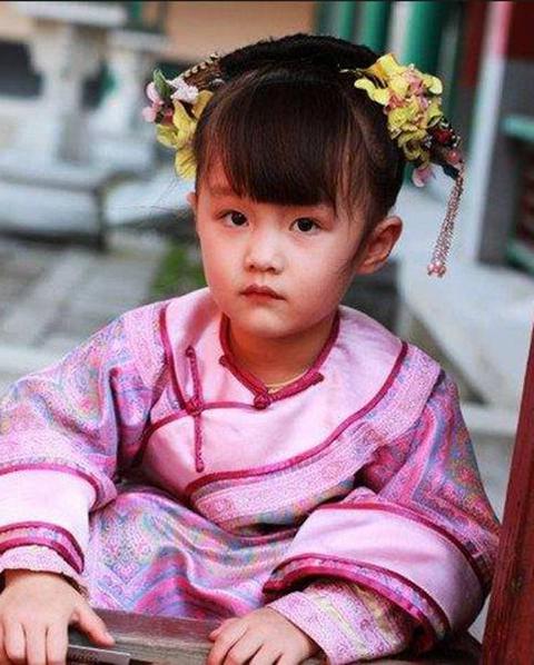 童星紀姿含自曝素顏近照，網友：有點長殘了