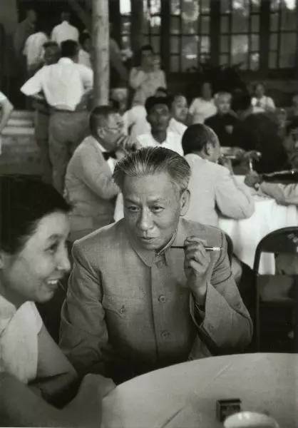 劉少奇秘訪蘇聯時,為何堅持不喝斯大林敬的酒,主席:不喝就對了 劉少奇秘訪蘇聯時,為何堅持不喝斯大林敬的酒,主席:不喝就對了