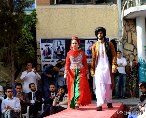 穆斯林,為何男女都愛穿大褂戴頭巾? 穆斯林,為何男女都愛穿大褂戴頭巾?