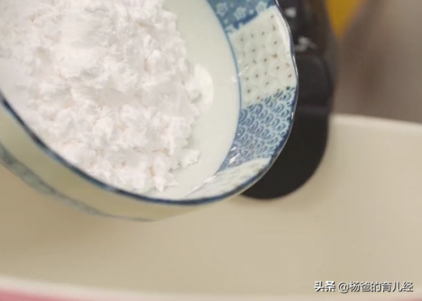 居家分享一款豆乳紅糖糕，嫩滑入味，甜香味美，孩子愛吃的美食