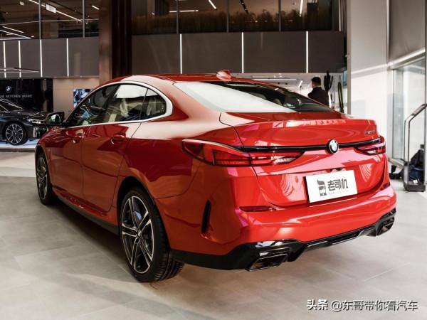 入門三廂豪華車，價格不貴效能不錯，有5.8L低油耗，實拍寶馬2系