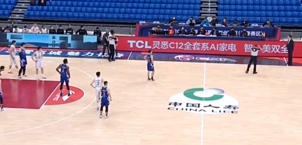 馬布裡和李春江發生衝突！CBA老冤家較勁 被吹技術犯規