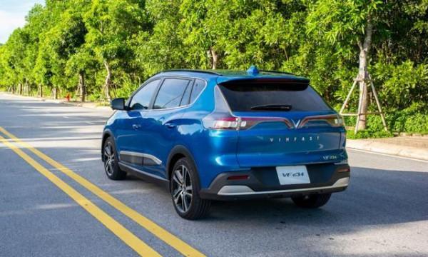 2&period;5萬預訂單&sol;售價19萬元 越南首款純電動汽車交付