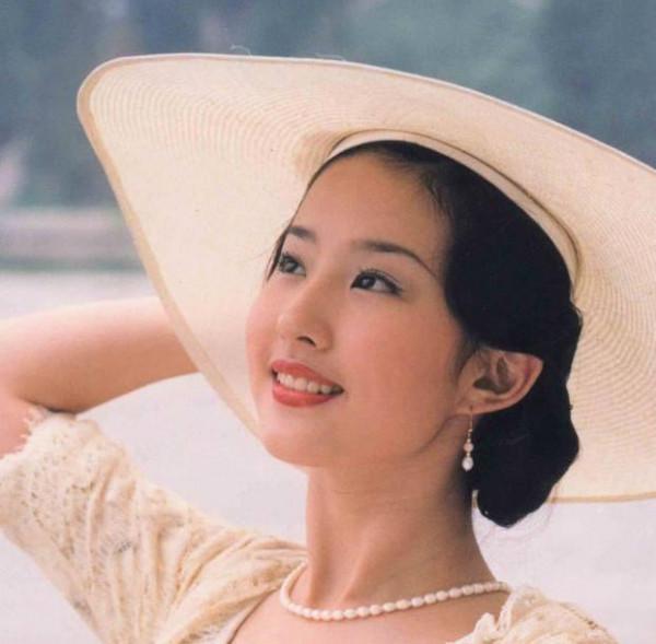 她們驚豔了時光，15位湖北籍女星，個個明豔大氣，沒有傻白甜