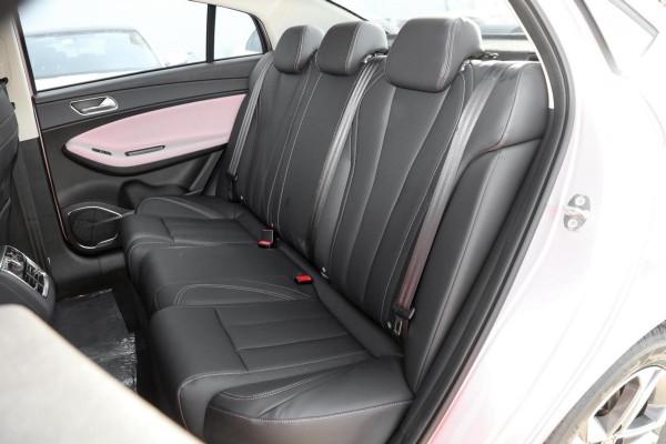 配1.5T+CVT，百公里油耗6.9L，適合家用代步選，實拍艾瑞澤 5 PLUS