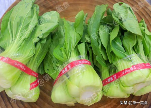 青菜怎麼炒翠綠不出水？牢記這“4點”，青菜好看又好吃