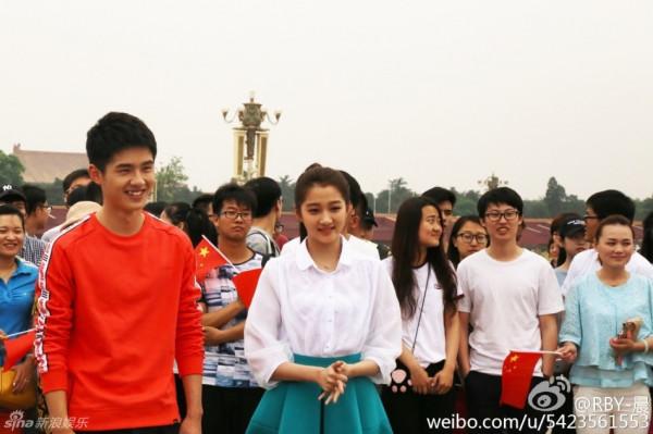 陽光少年劉昊然和關曉彤的合照,你喜歡他們合唱的歌曲嗎? 陽光少年劉昊然和關曉彤的合照,你喜歡他們合唱的歌曲嗎?