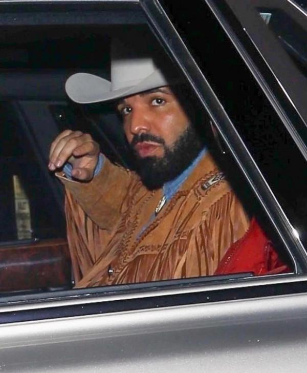 男星街拍|王嘉爾機場“遛彎兒”,甄子丹與基努在巴黎合拍新電影 男星街拍|王嘉爾機場“遛彎兒”,甄子丹與基努在巴黎合拍新電影