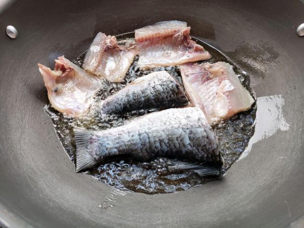 自制豆豉鯪魚：香氣撲鼻味道可口，鹹香下飯，看完就能學會