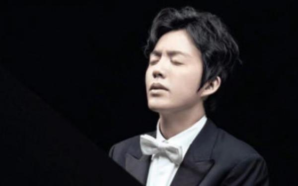 在遇到事時，娛樂圈的高富帥和出身普通的明星表現截然不同