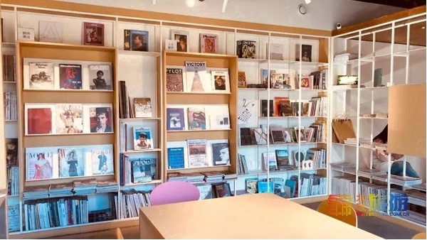 京城簡約風書店，乾淨明亮簡簡單單的閱讀之所