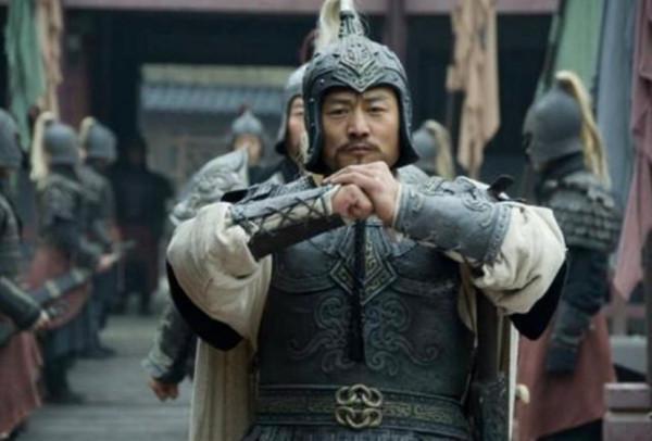 袁紹的麾下有一人比顏良文丑還強,卻被他自己斬首 袁紹的麾下有一人比顏良文丑還強,卻被他自己斬首