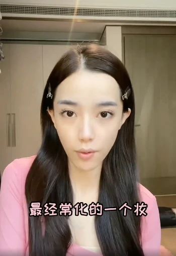 迅猛龍生圖翻車,見過真人的網友透露,她絕對沒整容,身高一米六 迅猛龍生圖翻車,見過真人的網友透露,她絕對沒整容,身高一米六