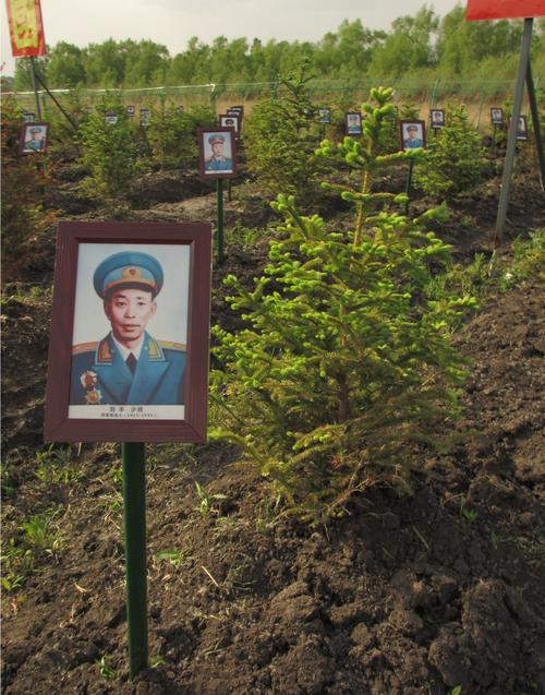 他是武漢軍區政委，16歲參加寧都起義，官至少將，1971年卻被免職