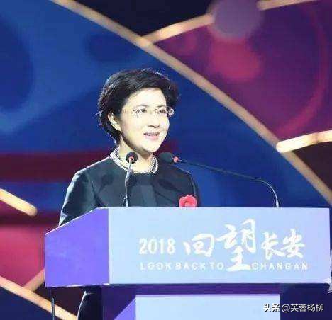 她太美，氣質勝過陳曉旭，容貌堪比張蕾，這些照片是最好的證明