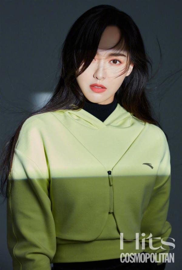 唐嫣攜手國貨登上大刊！硬是穿出大牌範，不秀身材照樣顯示央視範