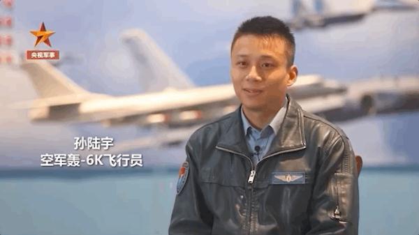 轟-6K飛行員繞島巡航,這句話超提氣 轟-6K飛行員繞島巡航,這句話超提氣