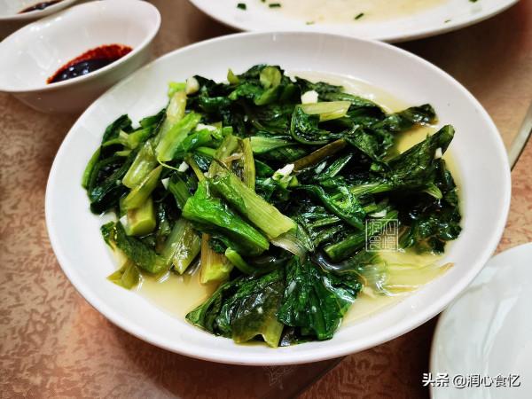 姑姑新房喬遷喜宴，看看1800元一桌的酒席都有哪些菜？您看值嗎？