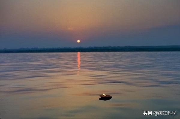 人類的眼睛到底能看到多遠的亮度？燭光測試或許能解開這個謎團